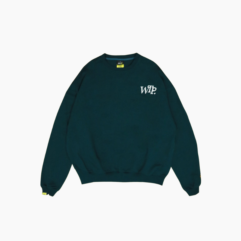 SMILEYWORLD® SCRIPT SWEATER | DARK GREEN