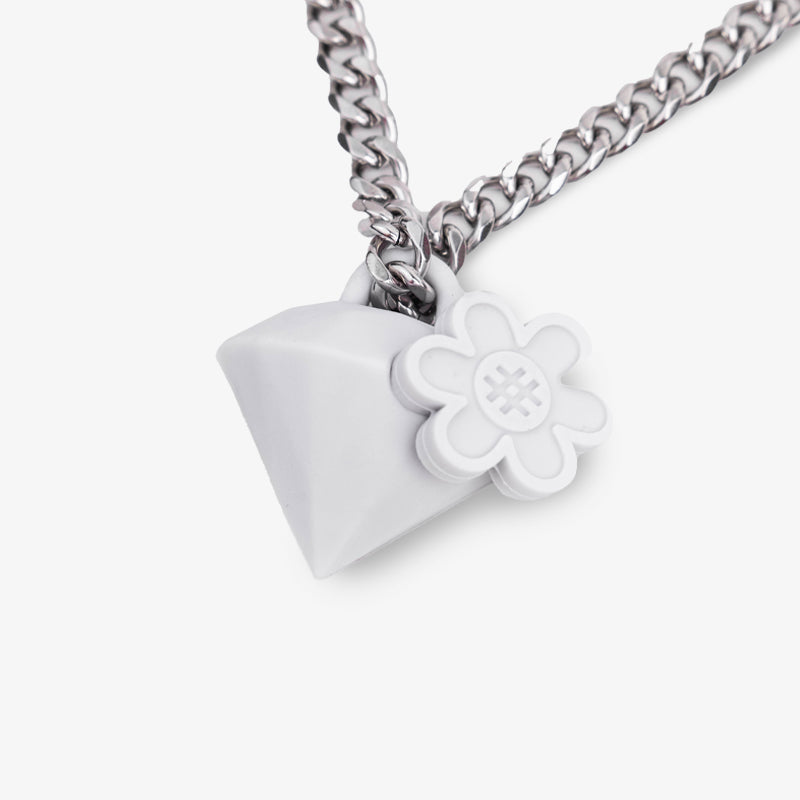 WTP "DIAMOND BLOOM" NECKLACE | OFF WHITE