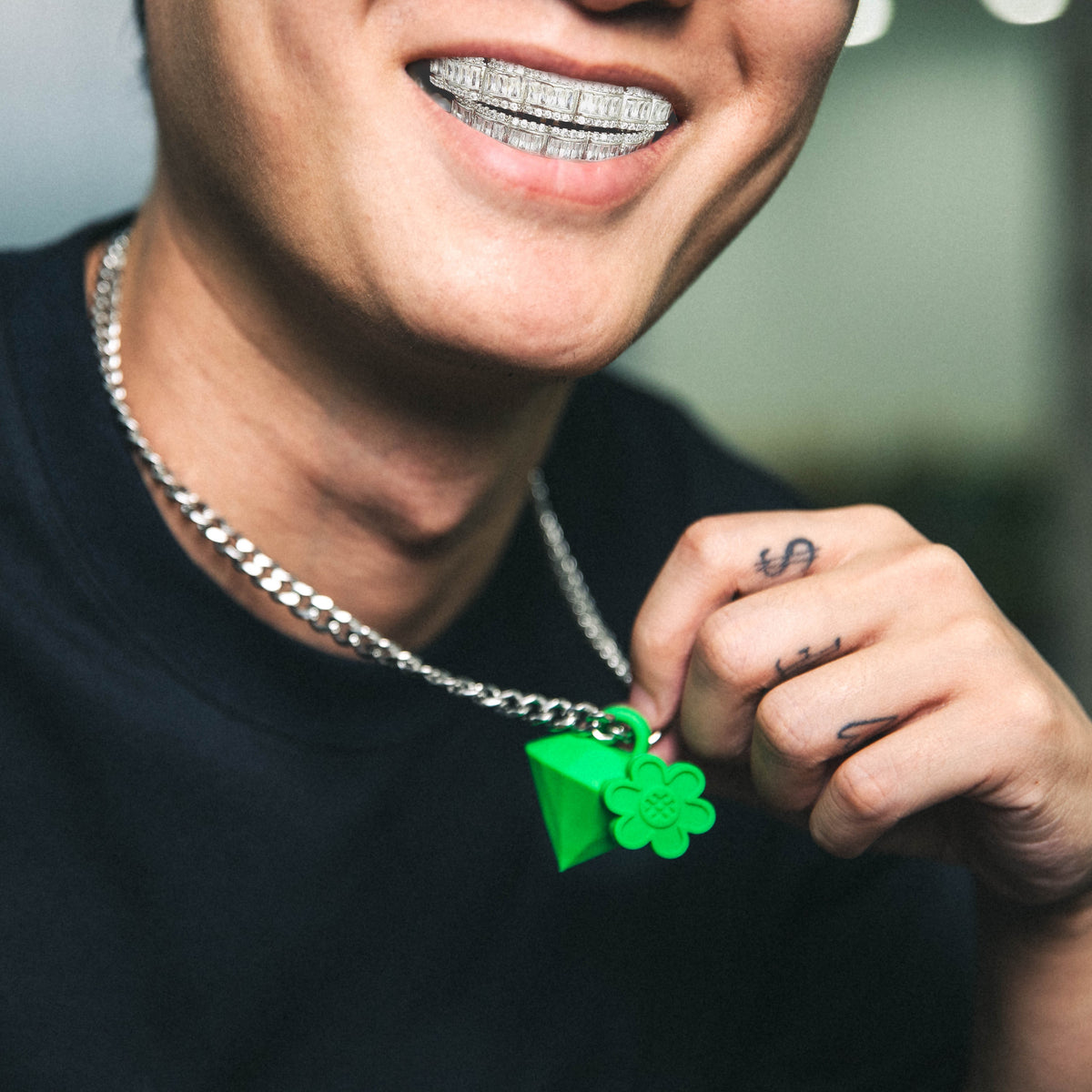 WTP "DIAMOND BLOOM" NECKLACE | CLOVER GREEN